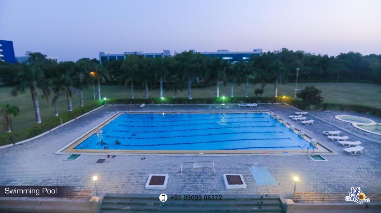 גנדהינאגר Infocity Club And Resort מראה חיצוני תמונה