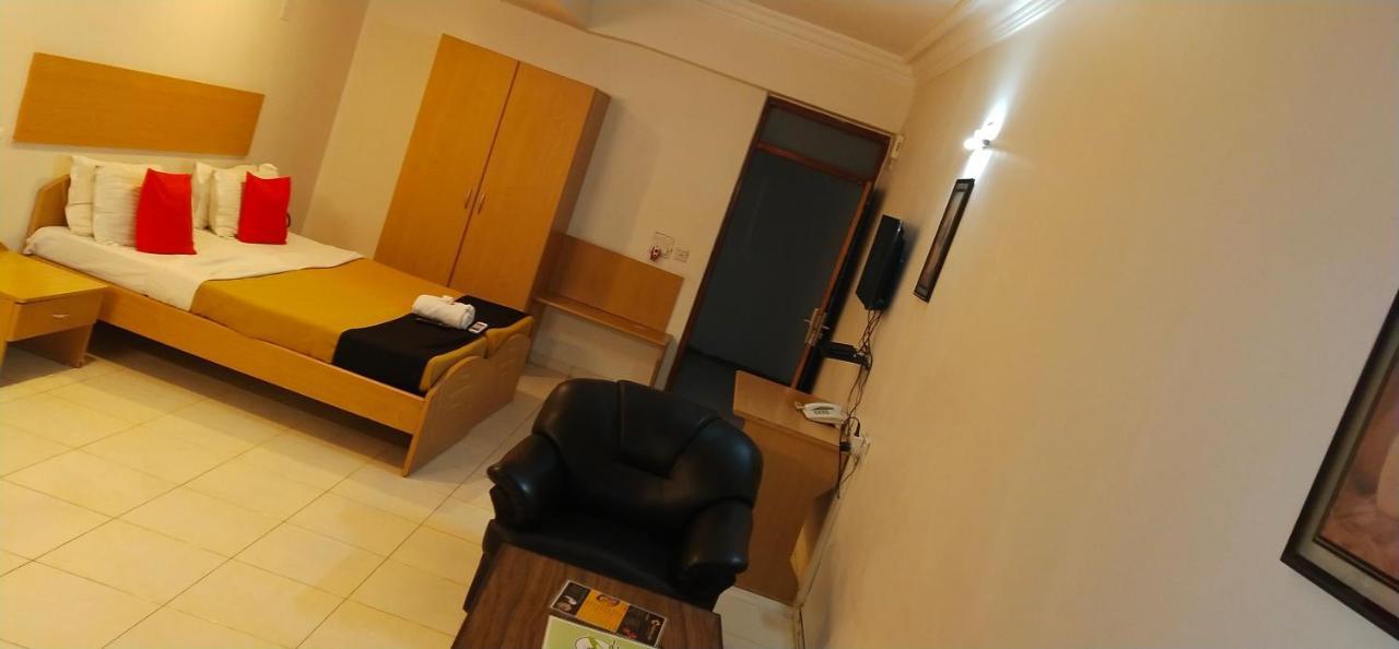 גנדהינאגר Infocity Club And Resort מראה חיצוני תמונה